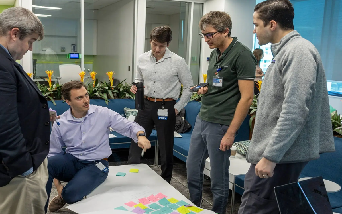 Mayo Clinic Platform Training Supports Innovative, Data-Driven Care. Trainees from the Clinical Innovation and Entrepreneurship (CIE) Academy at the Mayo Clinic School of Graduate Medical Education during a CIE Platform Experience Day.